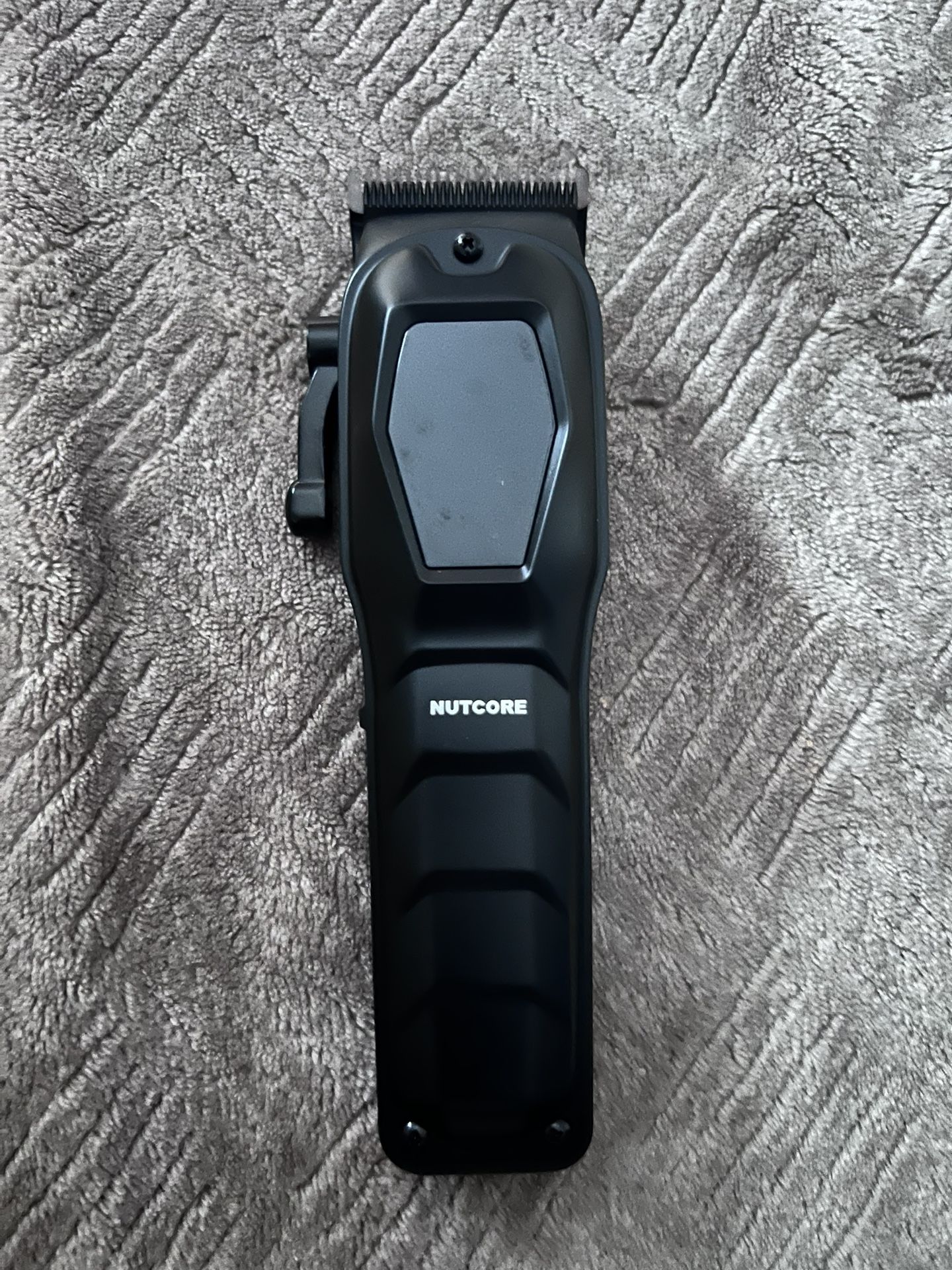 NUTCORE PROFESSIONAL HAIR CLIPPER