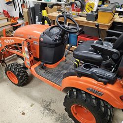 Kubota BX2680-1 Tractor With Accessories 