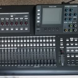 Tascam Portastudio DP-32SD 