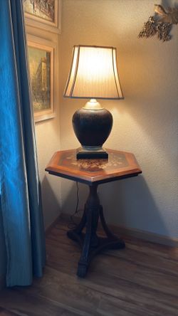 Accent table