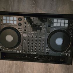 Pioneer DDJ-1000 With Flight Case