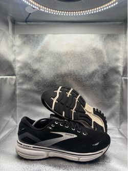 Brooks ghost 15 black white