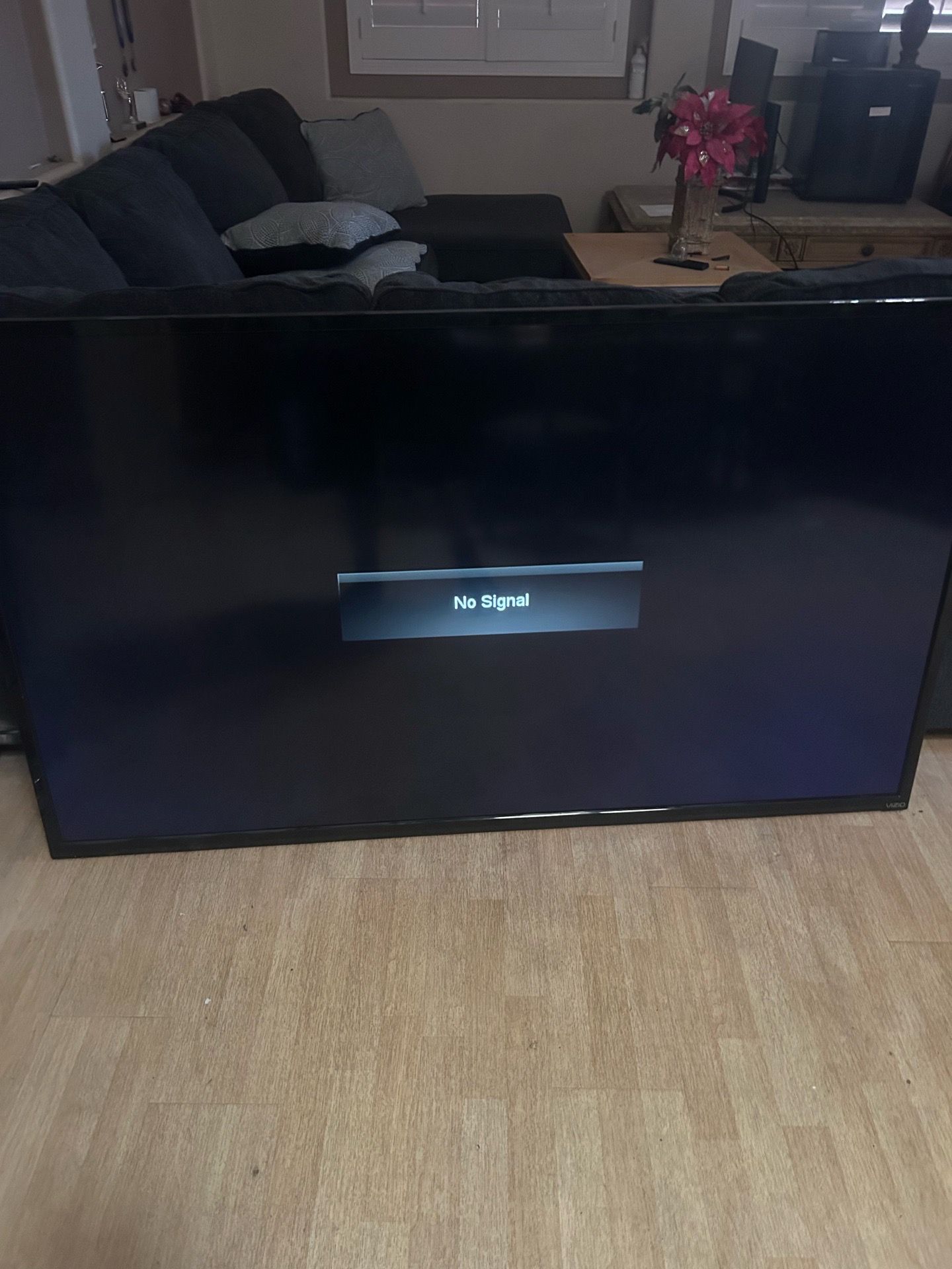 Vizio 70” smart tv 1080p (Model E701i-A3E)