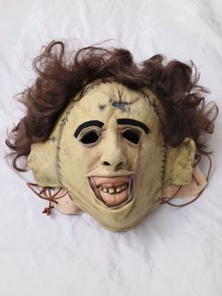 TRICK OR TREAT STUDIOS TEXAS CHAINSAW MASK