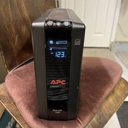 APC Back-UPS 1500 (BX1500M)