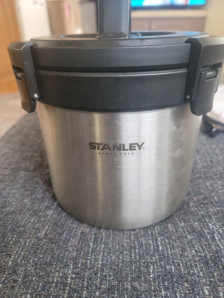 Stanley Hot Camp Food Warmer Outdoor Crock Camping Pot