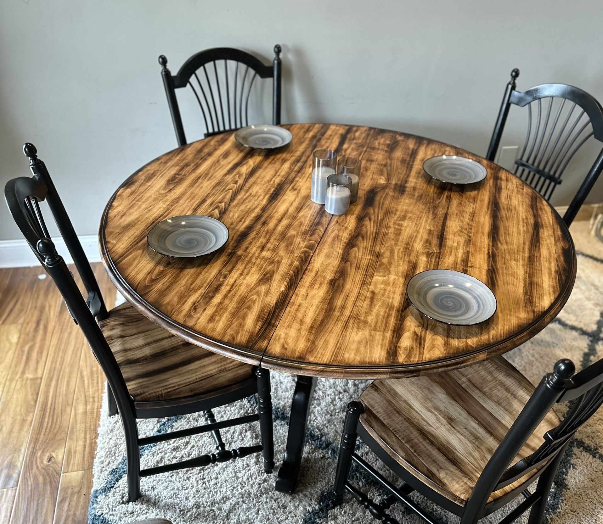 Refinished Ethan Allen 54” Round dining table with 4 matching chairs- Read Description