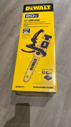 Dewalt Chainsaw Kit. 20 V MAX Model DCCS621P1