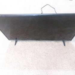 Vizio TV 38 Inch Very Nice
