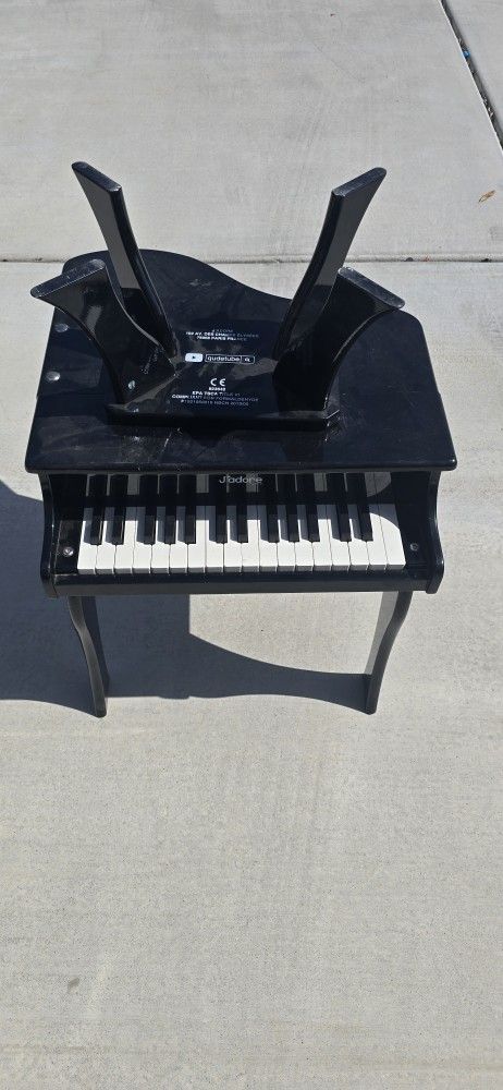 J'adore Small Kids Piano W Seat Works