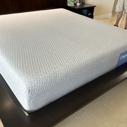Dream Max Mattress, King, Like New, Perfect Condition