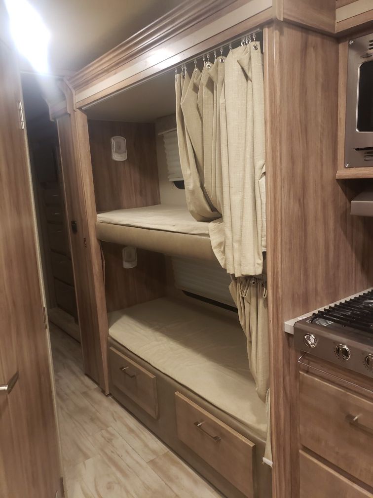 Odyssey Entegra Motorhome RV 2019 31F Model