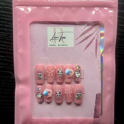 Handmade press-ons 💅🏽 