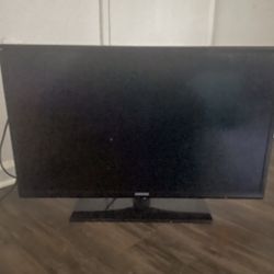 Samsung 32” TV – Flickering Screen – Powers On – No Cracks – No Remote