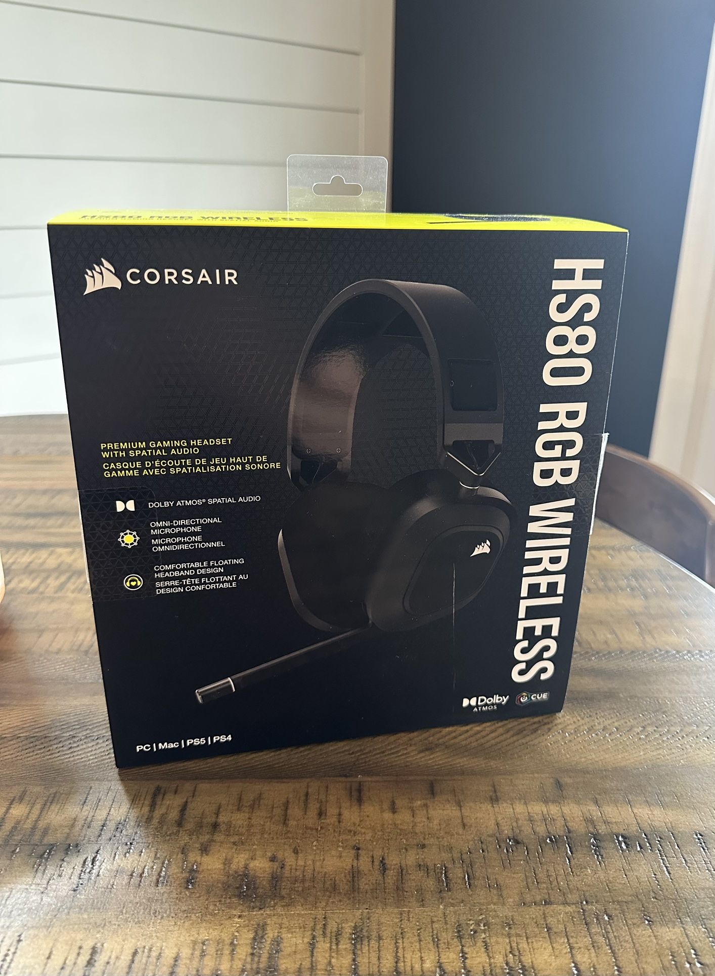 HS80 RGB WIRELESS Premium Gaming Headset with Spatial Audio — Carbon