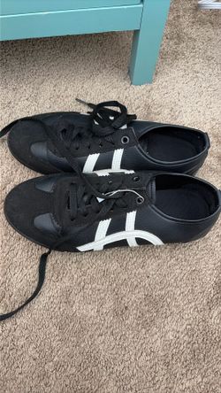 Size 8 sneakers