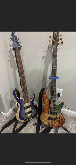 Solo Estoy Vendiendo El Bajo Azul Ibáñez BTB De 5 Cuerdas Color Azul