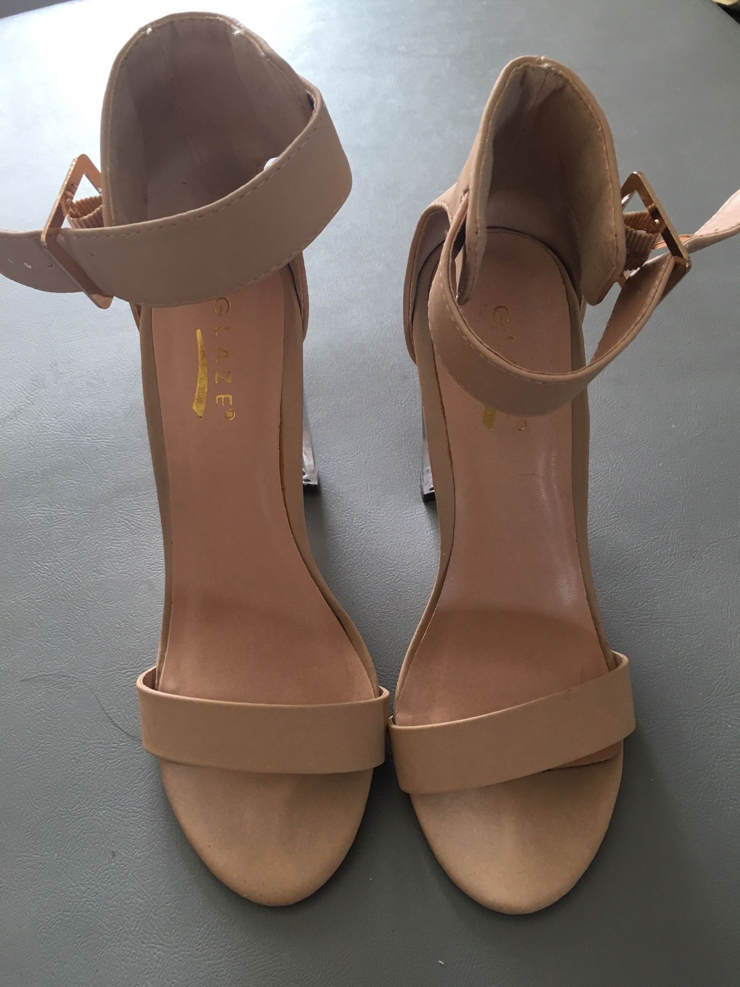 Nude heels 5.5