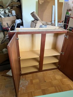 2 Kitchen cabinets
