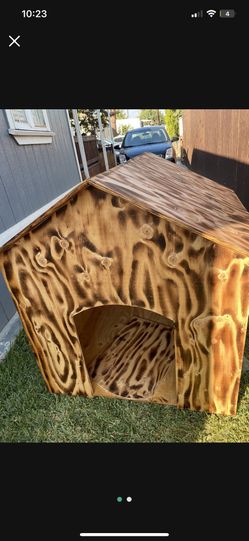 LARGE DOG HOUSES 