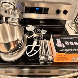 Stand Mixer With Attachments