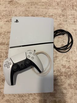 PlayStation 5 1 TB SSD Slim w/ controller charging cable & Power cord ( no HDMI)