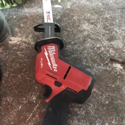 Milwaukee Fuel M12 Hackzall