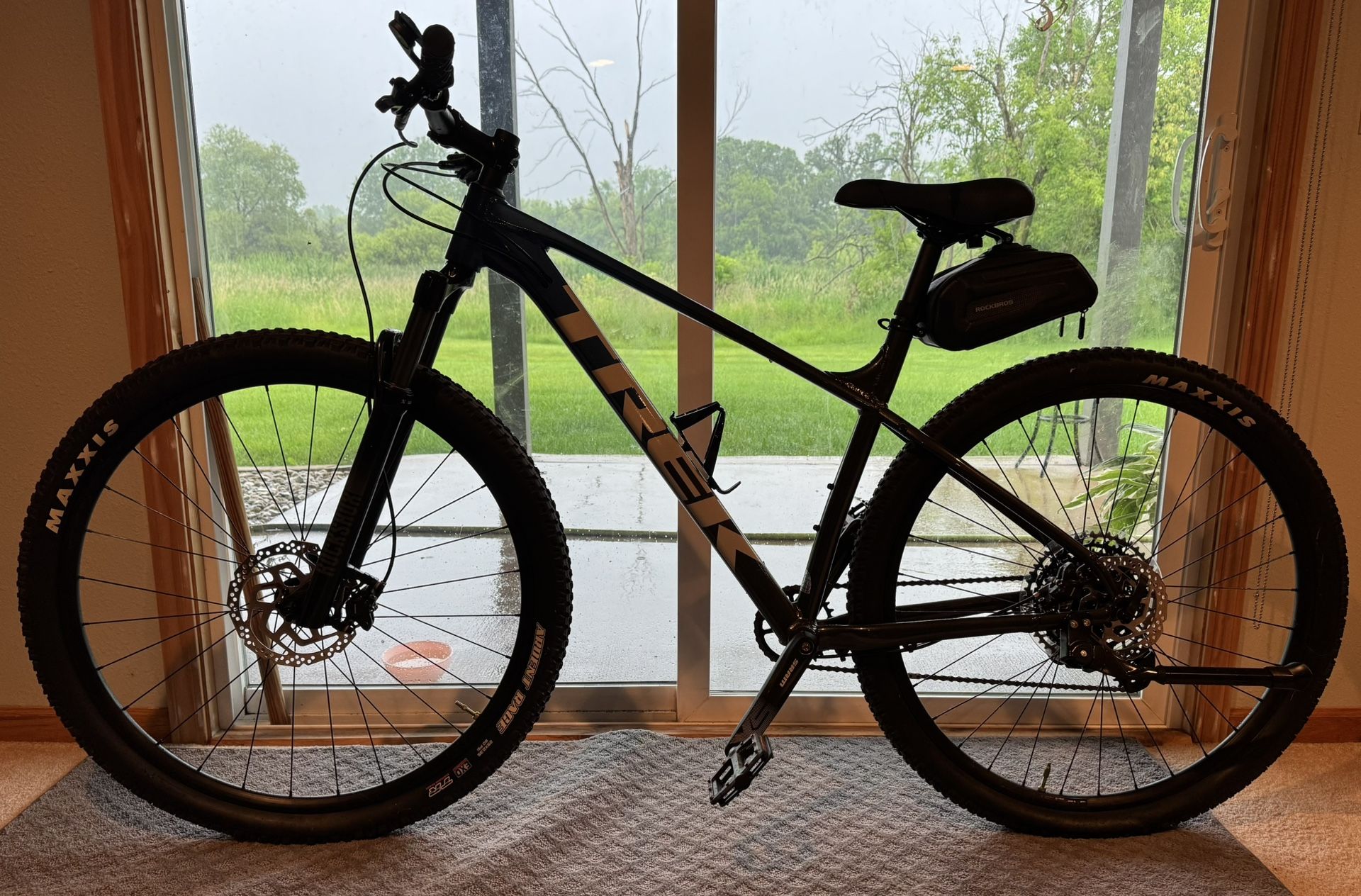 Trek Marlin 8 Mountain Bike