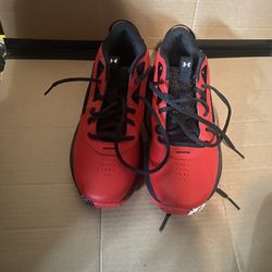 Size 5Y  Under Armour Boy Shoes