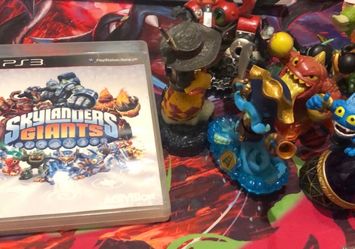 Skylanders giants lot with game