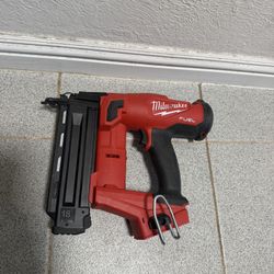 Milwaukee Fuel  M18  Gauge Nail Gum 18