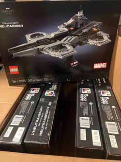 LEGO Marvel Avengers Helicarrier Set 76295