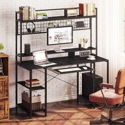 Black Desk With Lots Of Space For Items 