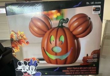 Mickey Mouse pumpkin