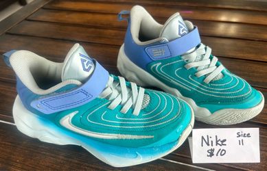 Girls shoes