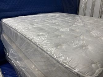 11” big thick King pillow top mattresses $100. Boxsprings and delivery also available.