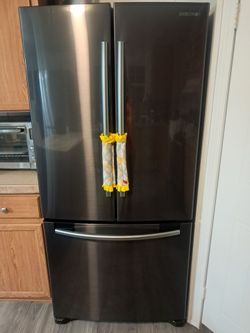 Samsung French Door Dark Gray Stainless Steel Refrigerator $400