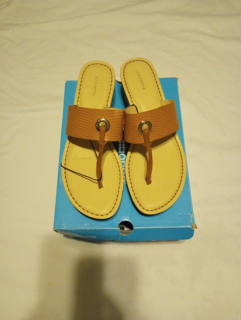 Liz Claiborne LC lively Cognac New In Box Size 10