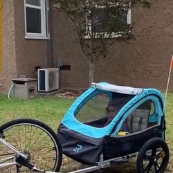 Bike Trailer Holds Up To 80 Lbs