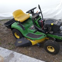 John Deere Lawn Tractor 🚜
