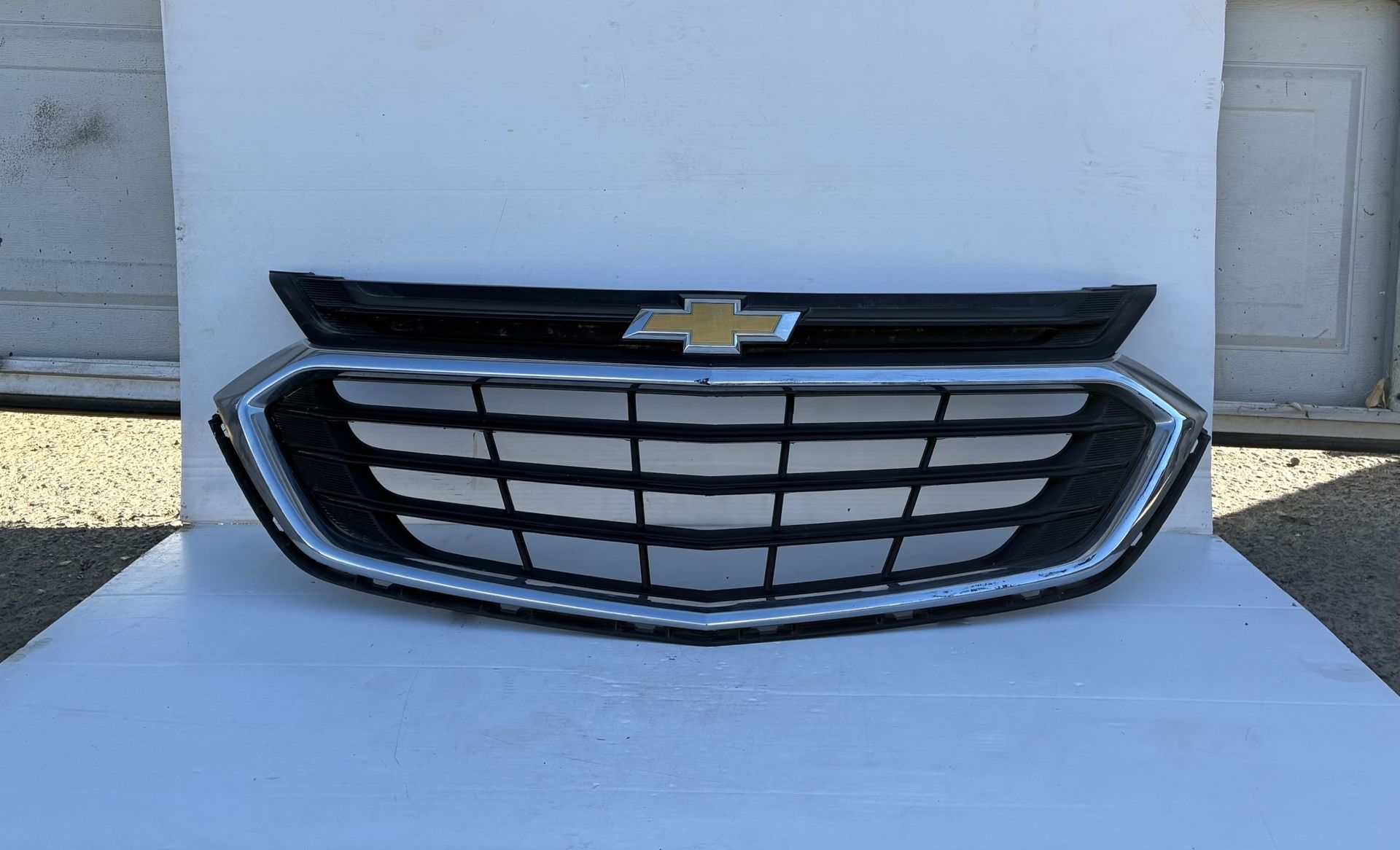 Front Bumper Grille Upper Grill w/Chrome Trim For Chevrolet Equinox 2018-2021 OEM