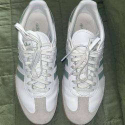 White Sambas
