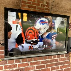 52” LCD Sony TV