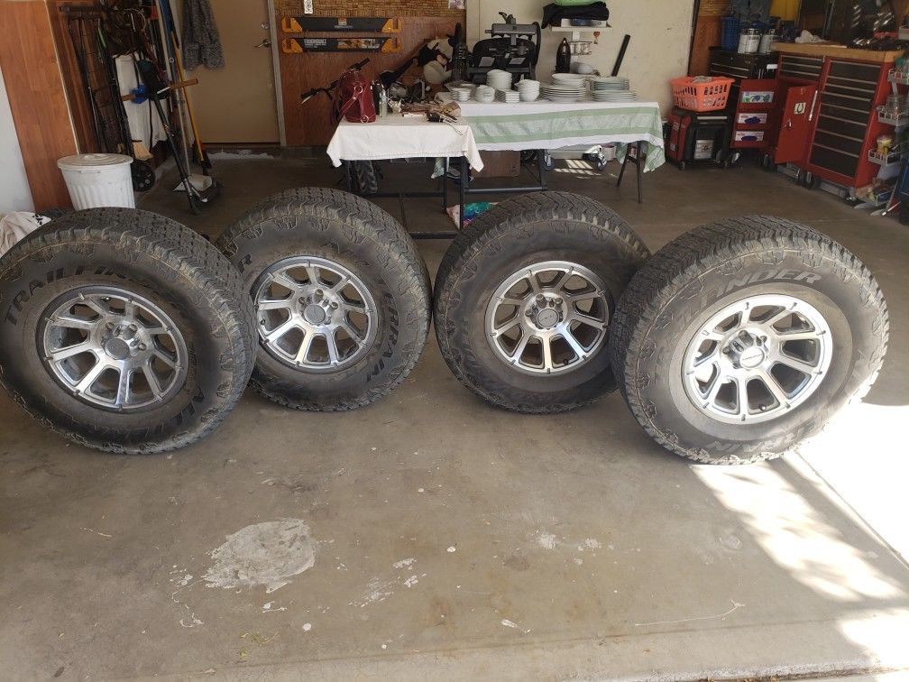 Tries With Rims