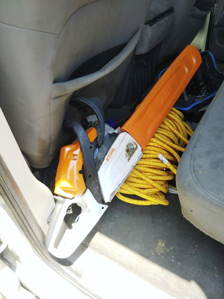 Still Chainsaw