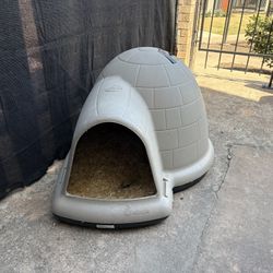 Petmate® Indigo Doghouse Plastic Igloo Dog House, 37.5"L Medium for Dogs 20 to 50 lb