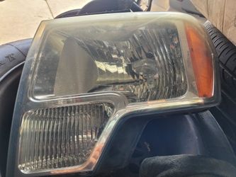 2009 To 2014 Ford F150 Driver's Side Headlight