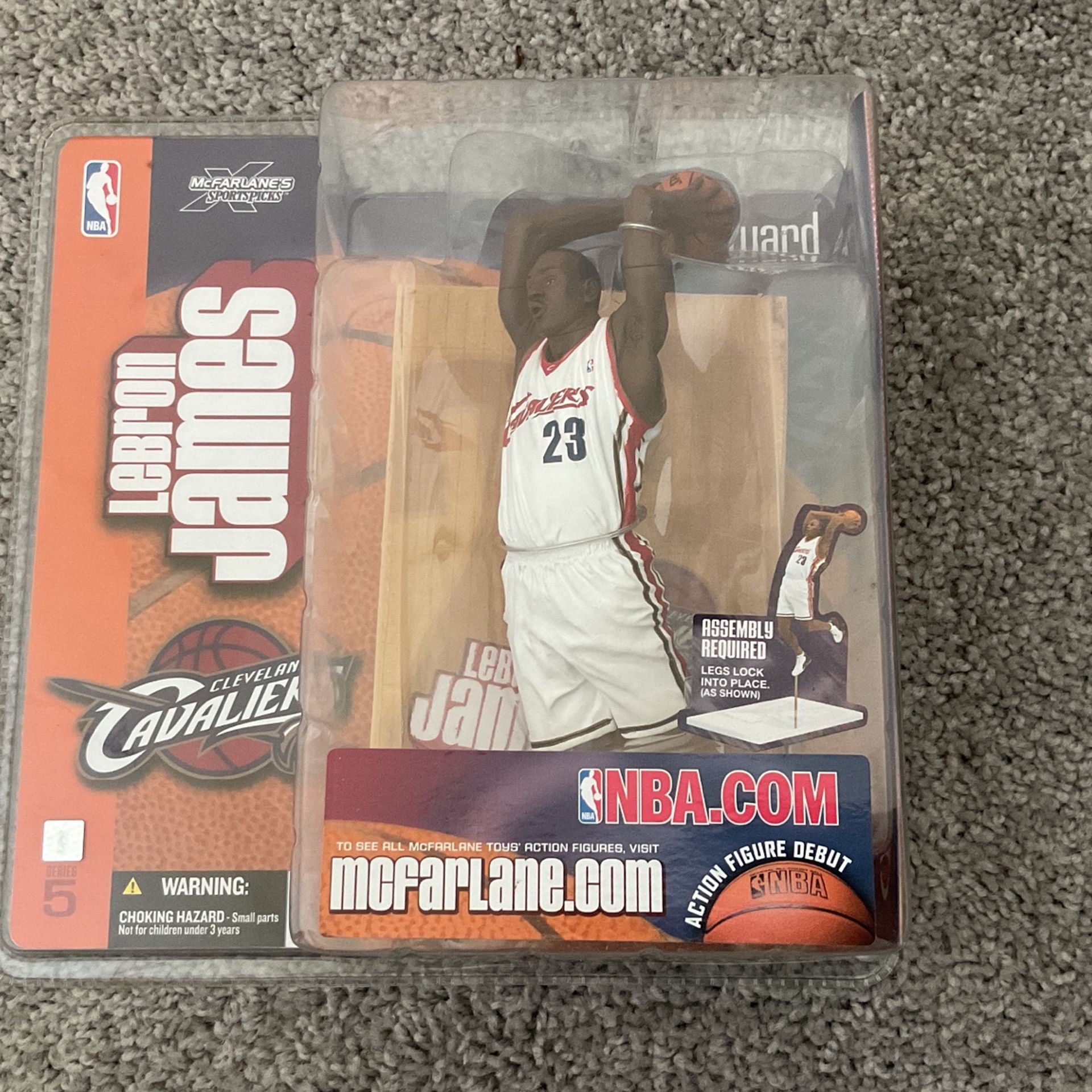 Lebron James - Mcfarlane  NBA action figure Rookie debut