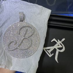 Moissanite custom pendants