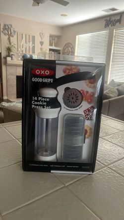 New in box OXO Good Grips 14 Piece Cookie Press Set